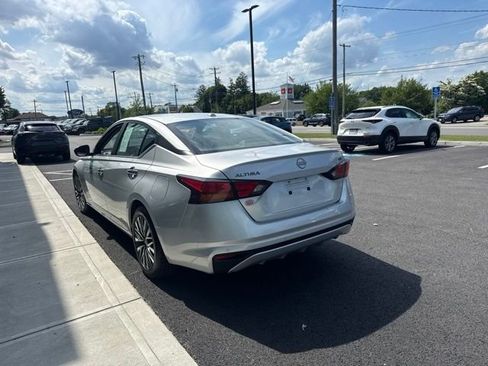 Used 2024 Nissan Altima 2.5 SV FWD image 5
