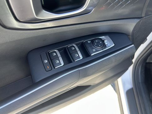 Used 2022 Kia Sorento LX image 10