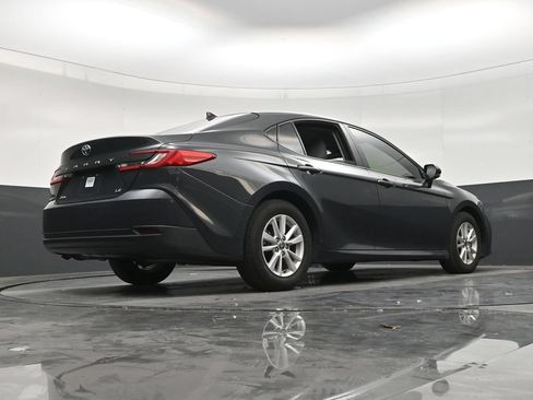 Used 2025 Toyota Camry LE FWD image 23