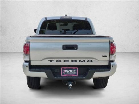 Used 2022 Toyota Tacoma TRD Sport w/ Technology Package RWD image 6