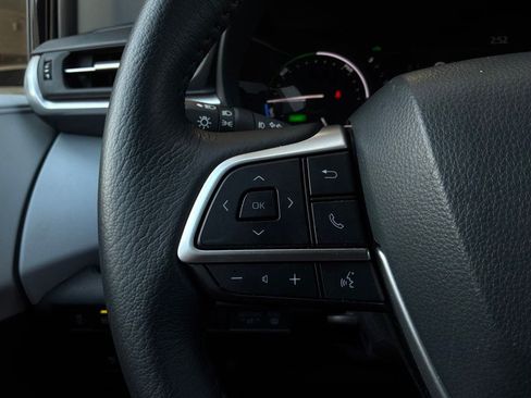 Used 2026 Toyota Sienna XLE FWD image 41