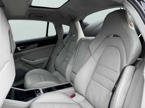 Used 2017 Porsche Panamera 4 AWD/4WD image 41