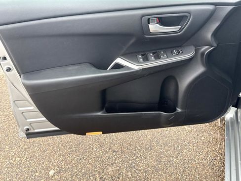 Used 2017 Toyota Camry LE image 15