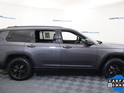 Used 2024 Jeep Grand Cherokee L Laredo image 4