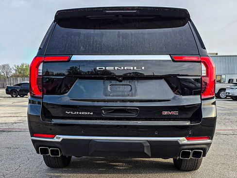 Used 2025 GMC Yukon XL Denali w/ Sun & Power Step Package image 5