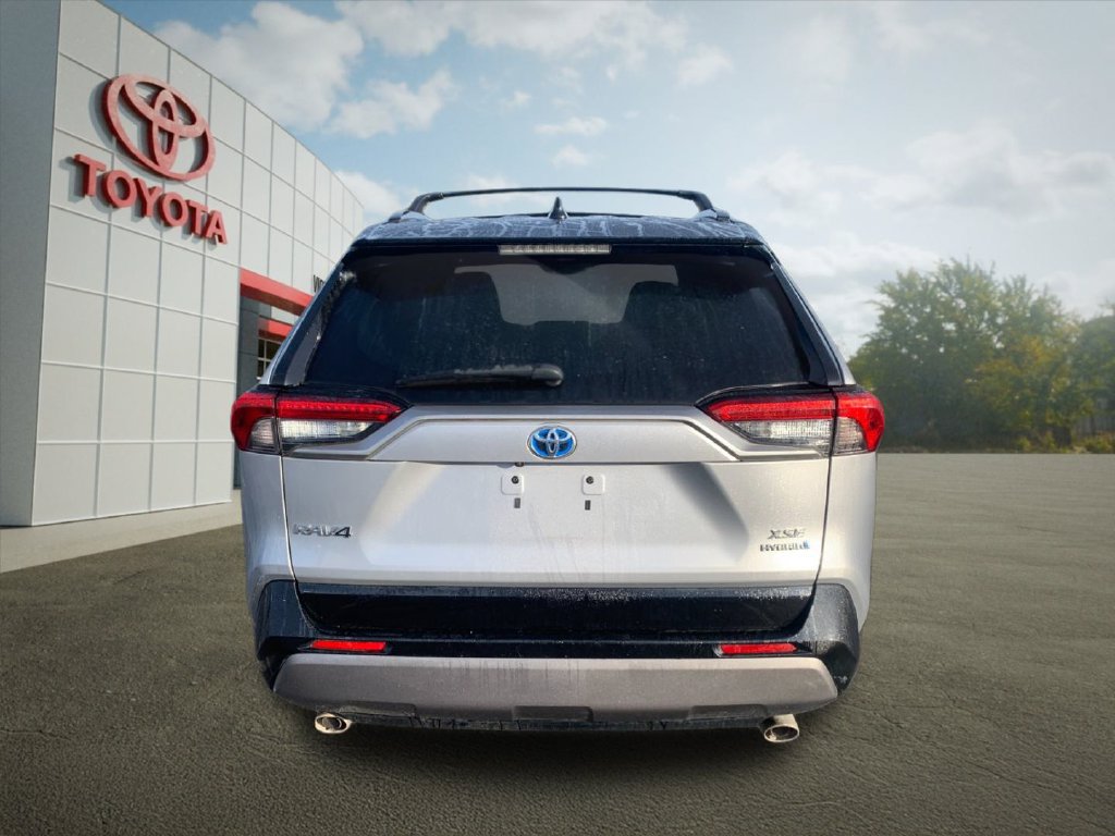 Used 2019 Toyota RAV4 XSE w/ Carpet Mat Package AWD/4WD image 4