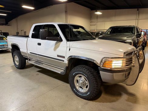 Used 2002 Dodge Ram 2500 Truck 4x4 Quad Cab image 1