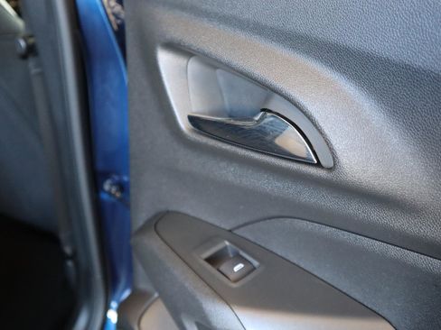 Used 2024 Chevrolet Trax LS w/ LS Convenience Package image 35