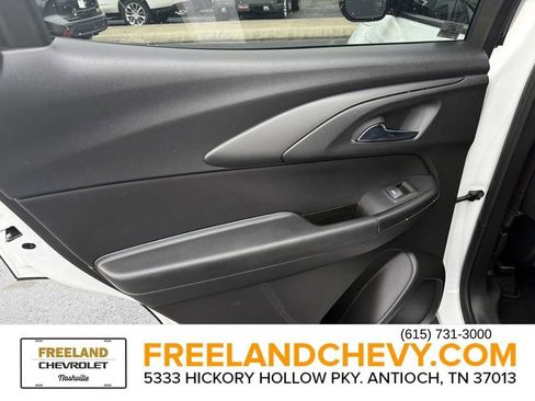 Used 2023 Chevrolet TrailBlazer RS w/ Convenience Package image 16