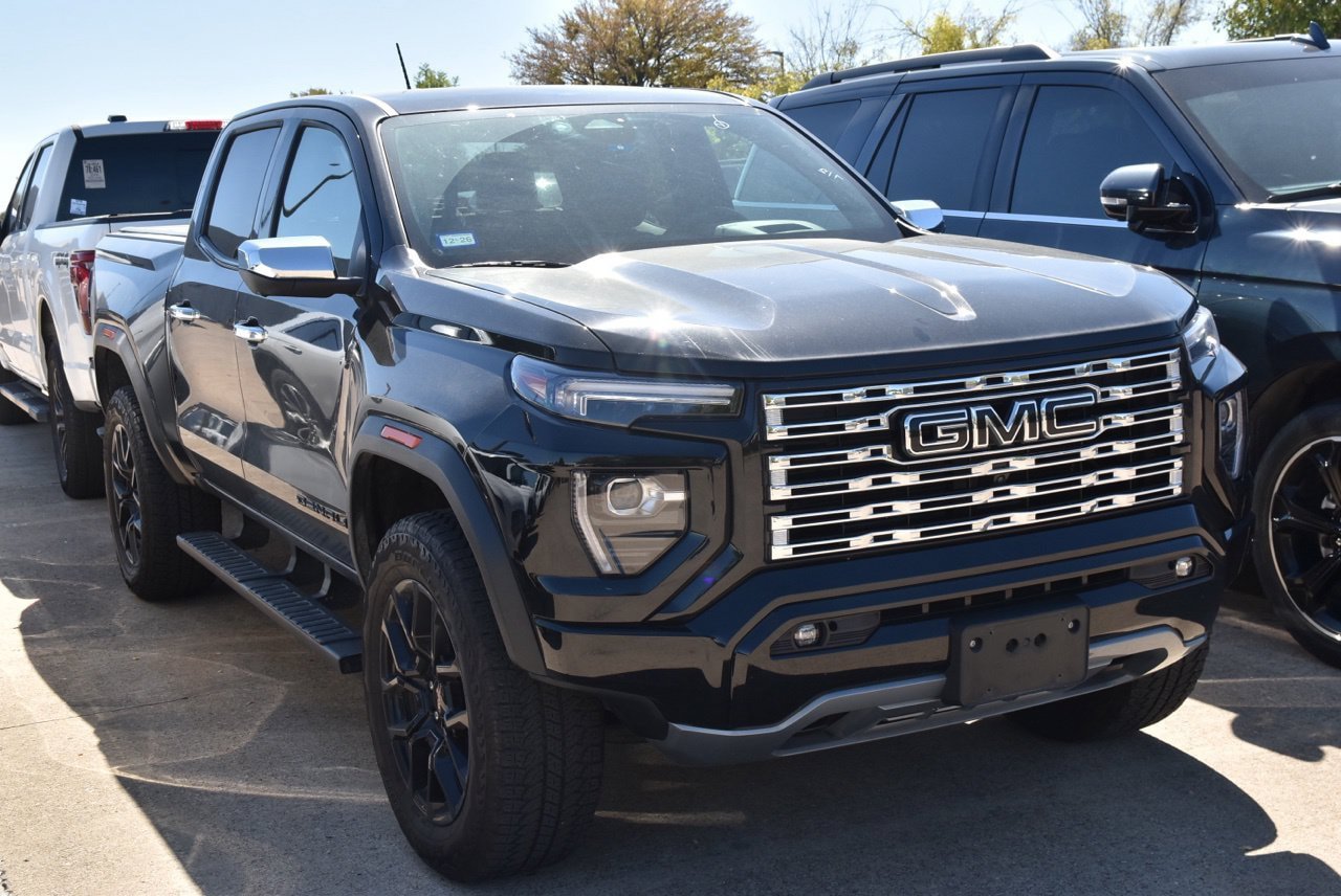 Used 2025 GMC Canyon Denali w/ LPO, Denali Black Edition AWD/4WD image 4