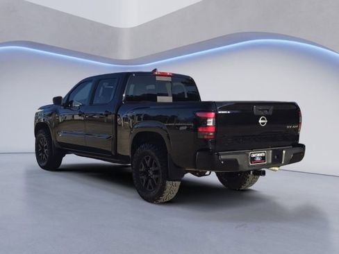 Used 2023 Nissan Frontier SV w/ Technology Package image 3