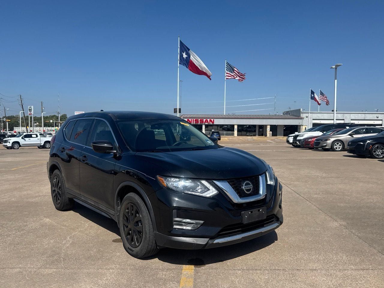 Used 2019 Nissan Rogue S FWD image 2