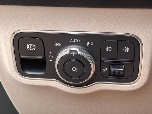 Used 2026 Mercedes-Benz GLB 250 4MATIC image 22