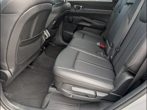 Certified 2026 Kia Sorento S w/ S Panoramic Sunroof Package FWD image 10