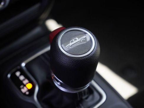 New 2026 Jeep Gladiator Sport AWD/4WD image 17