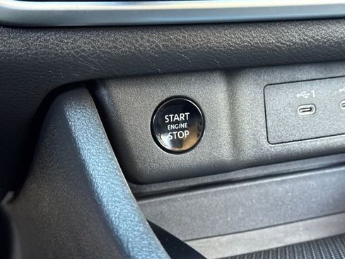 Used 2024 Nissan Rogue S image 14