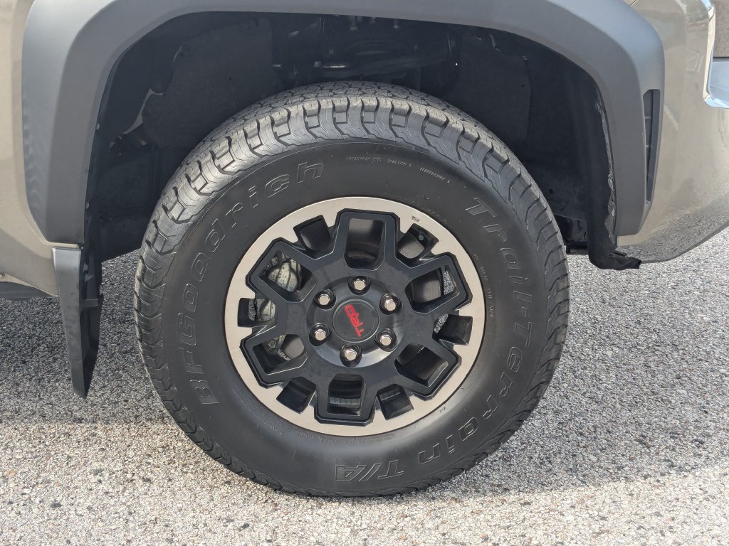 Used 2025 Toyota Tacoma TRD Off-Road AWD/4WD image 13