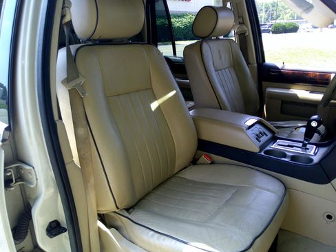 Used 2006 Lincoln Navigator Ultimate image 43