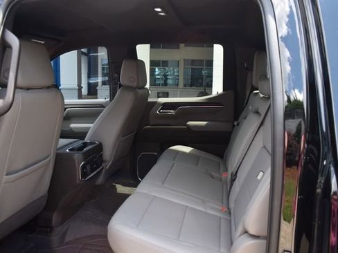 Used 2023 GMC Sierra 1500 SLT w/ SLT Premium Package AWD/4WD image 22