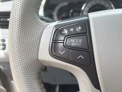 Used 2011 Toyota Sienna SE w/ Preferred Pkg FWD image 18