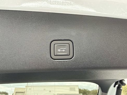 New 2026 Cadillac Optiq V image 12