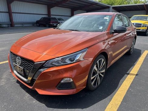 Used 2021 Nissan Altima 2.5 SR w/ SR Premium Package AWD/4WD image 13
