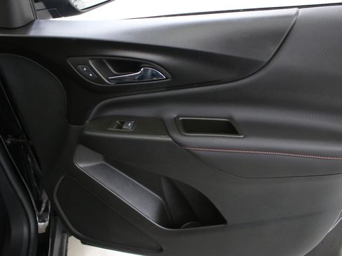 Used 2023 Chevrolet Equinox RS image 32