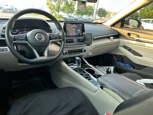 Used 2022 Nissan Altima 2.5 SV w/ SV Premium Package AWD/4WD image 14