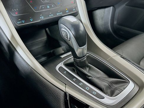 Used 2015 Ford Fusion SE w/ Equipment Group 202A image 19