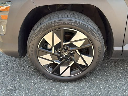 Used 2024 Hyundai Kona SEL AWD/4WD image 7