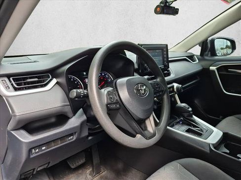 Used 2020 Toyota RAV4 XLE w/ Convenience Package FWD image 10