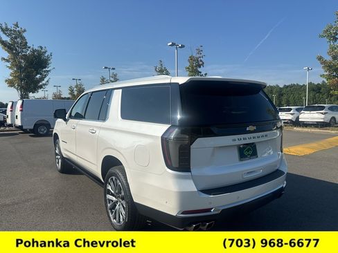 Used 2025 Chevrolet Suburban High Country AWD/4WD image 5