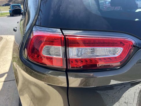 Used 2015 Jeep Cherokee Sport w/ Cold Weather Group image 48