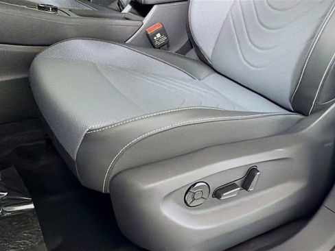 New 2026 Volkswagen Tiguan SE R-Line FWD image 21
