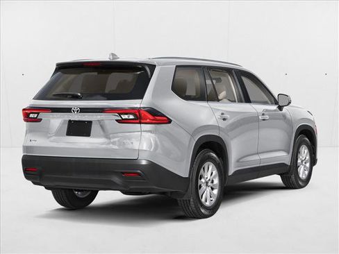 New 2026 Toyota Grand Highlander XLE FWD image 2