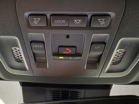 Used 2026 Toyota Camry SE w/ Multimedia Upgrade Package image 22