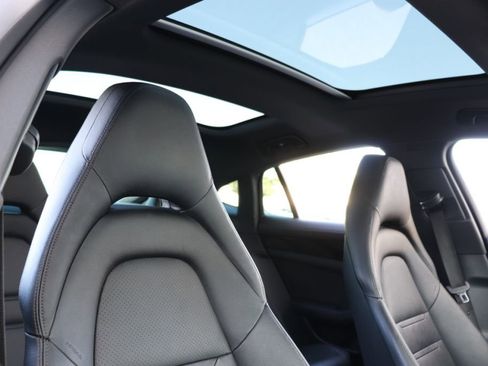 Used 2019 Porsche Panamera 4 image 59