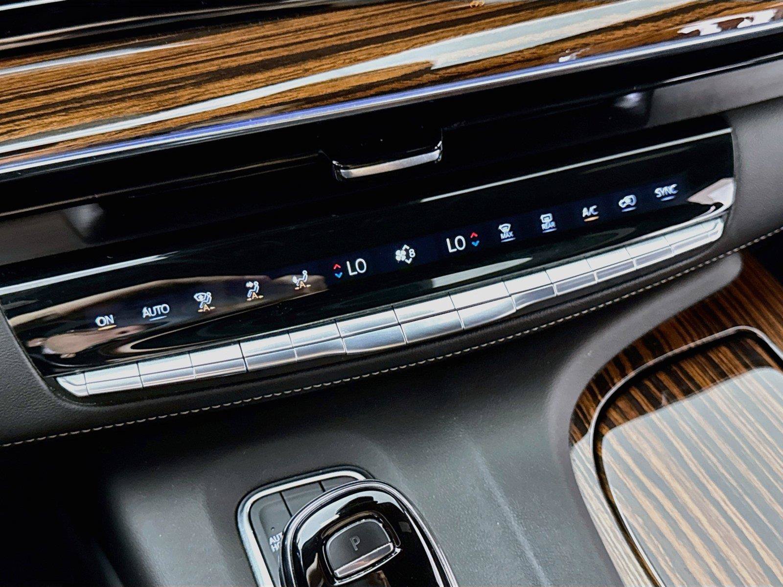 Used 2022 Cadillac Escalade Luxury AWD/4WD image 17