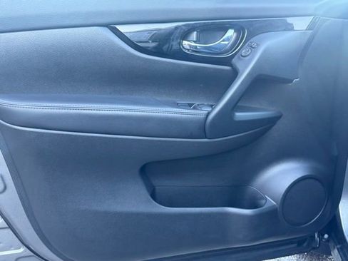 Used 2022 Nissan Rogue Sport SL image 16