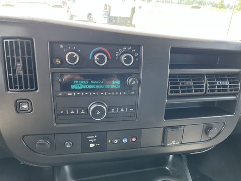 Used 2021 Chevrolet Express 2500 w/ Driver Convenience Package RWD image 15
