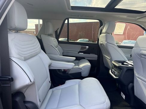 New 2025 Ford Expedition Max Platinum w/ Platinum Ultimate Package AWD/4WD image 45