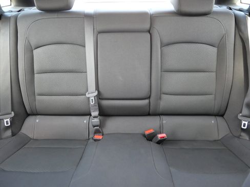 Used 2017 Chevrolet Malibu LT image 13