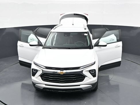 Used 2025 Chevrolet TrailBlazer LT w/ Driver Confidence Package AWD/4WD image 45