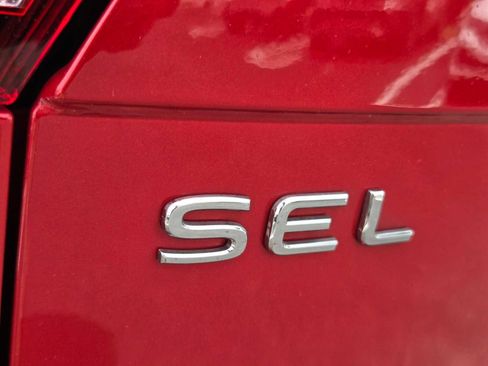 Used 2024 Volkswagen Tiguan SEL R-Line image 15