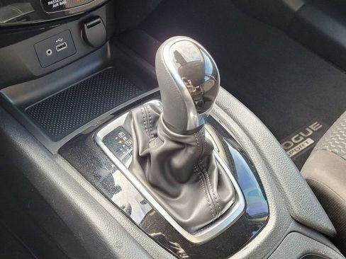 Used 2022 Nissan Rogue Sport S image 24