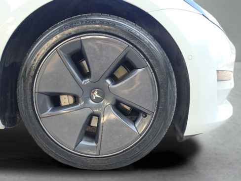 Used 2022 Tesla Model 3 Long Range AWD/4WD image 34