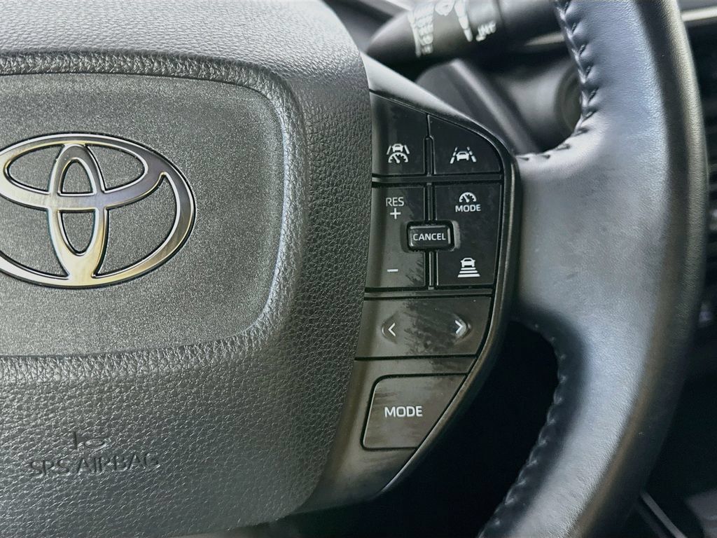 Used 2025 Toyota Prius LE FWD image 26