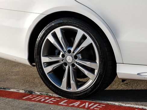 Used 2014 Mercedes-Benz E 350 Sedan w/ Premium 1 Package image 45