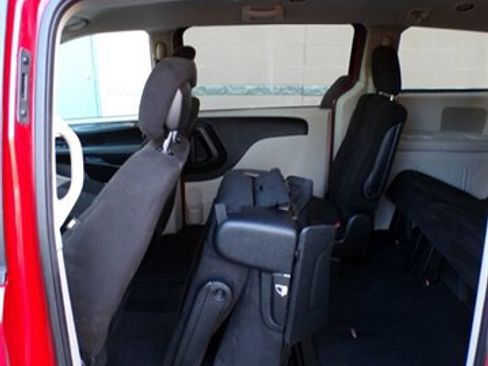 Used 2012 Dodge Grand Caravan SE image 22