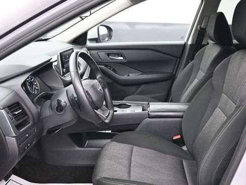 Used 2025 Nissan Rogue SV FWD image 27
